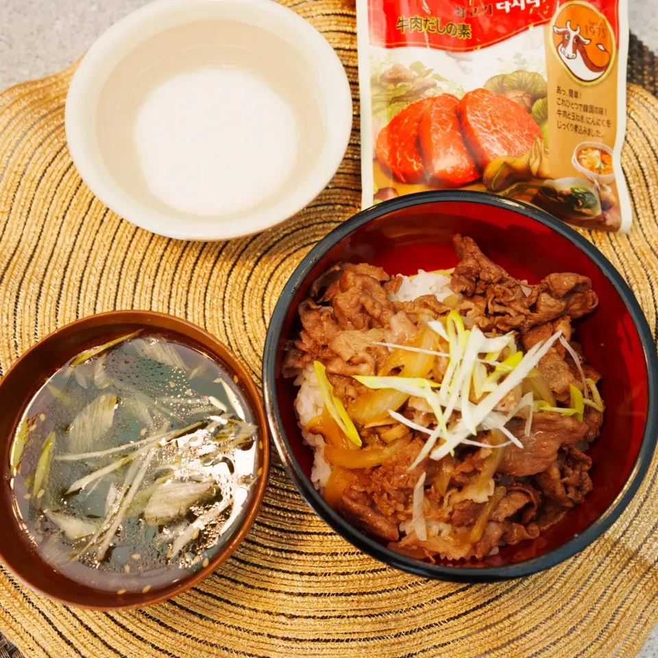 ダシダを使った牛丼&ワカメスープ|だだぴさん