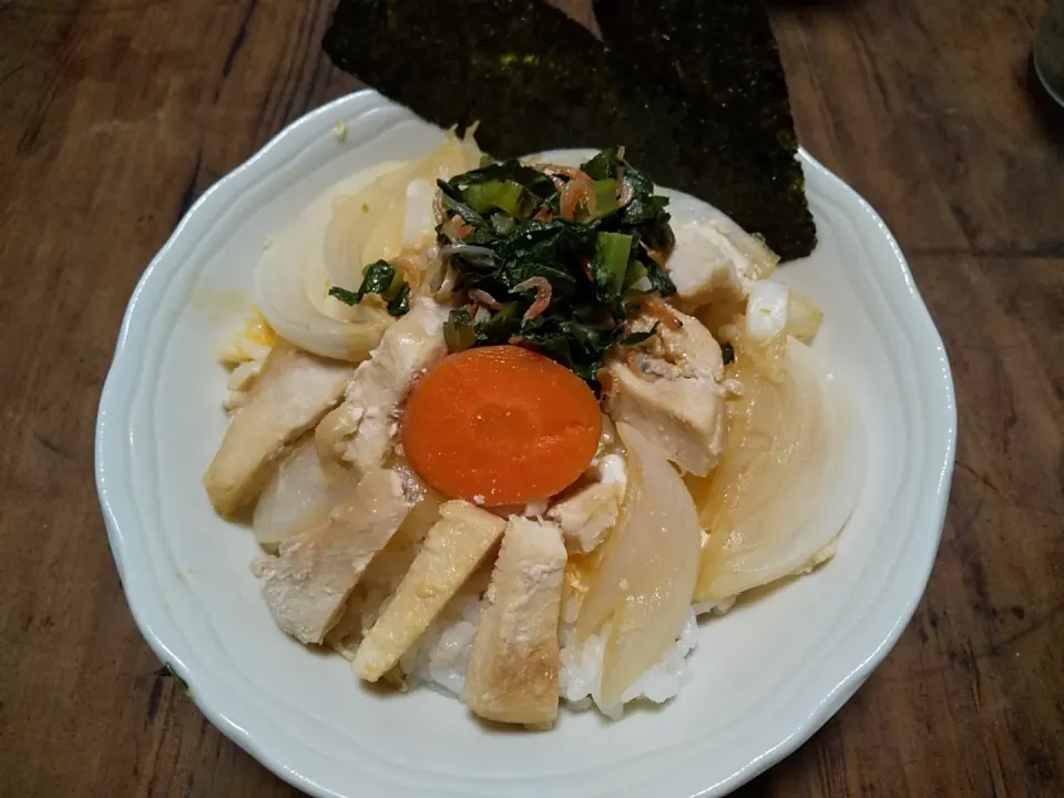 新玉ねぎとトリムネ丼|由紀子さん