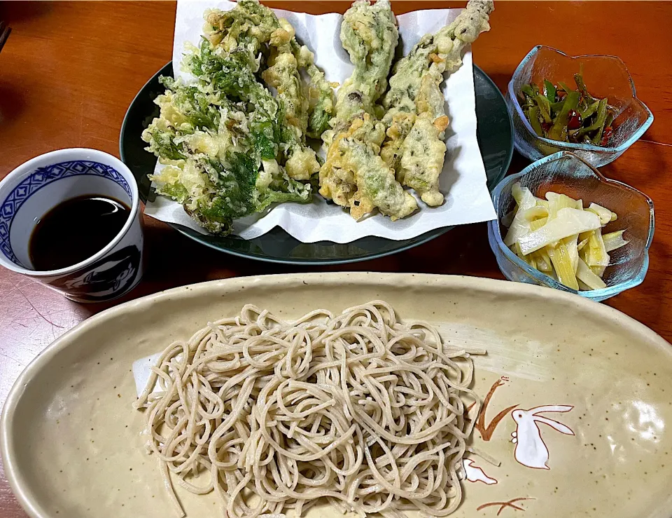 ウドの穂先&葉とタラの芽&葉の天ぷら 手打ち蕎麦|Miekoさん