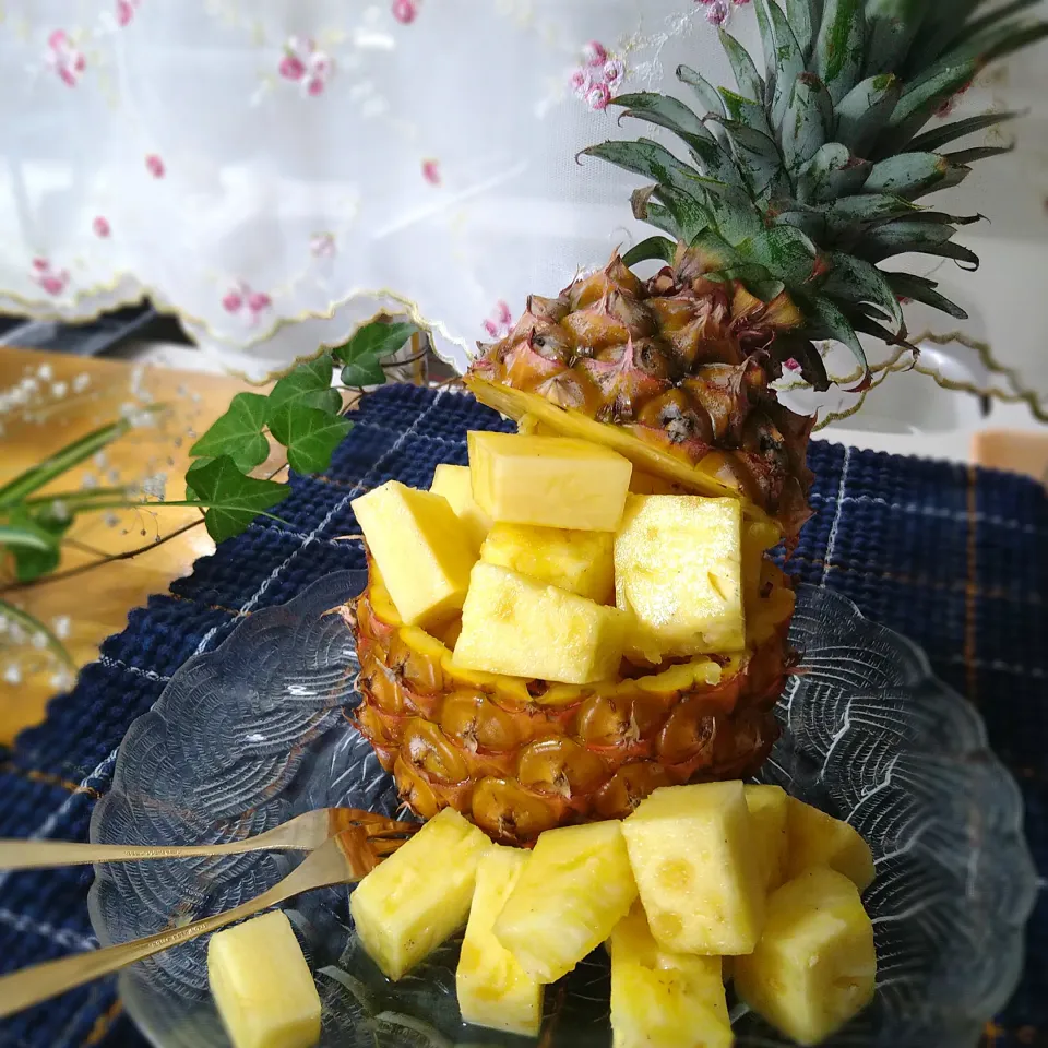 ヨッチャンさんの料理 【溢れパイナップル】作り方🍍|とまと🍅さん