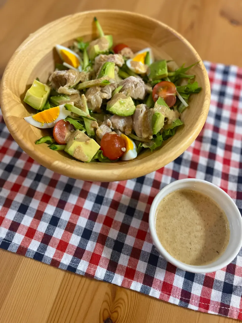 野菜もお肉もたっぷりサラダ🥗|えりママさん