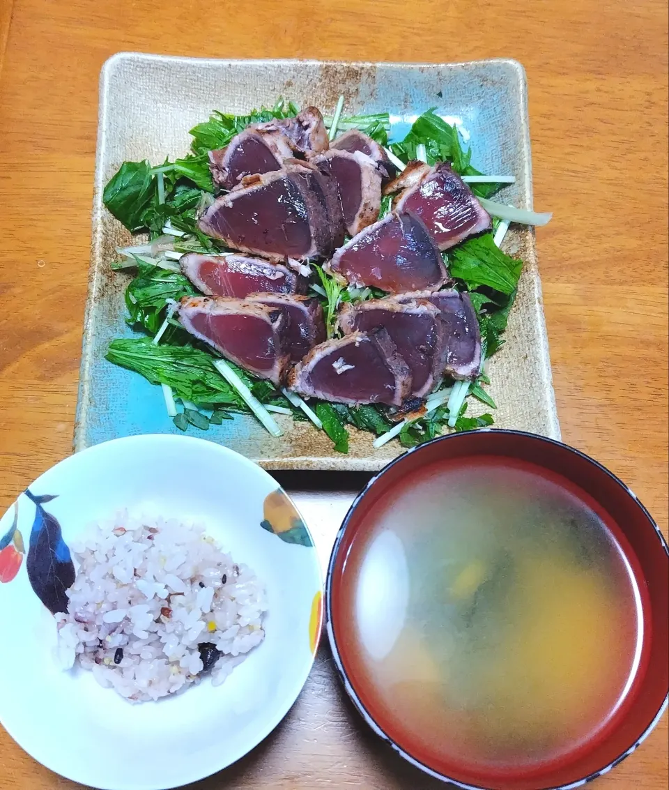 2024 0512　かつおのたたき　豆腐とわかめのお味噌汁|いもこ。さん