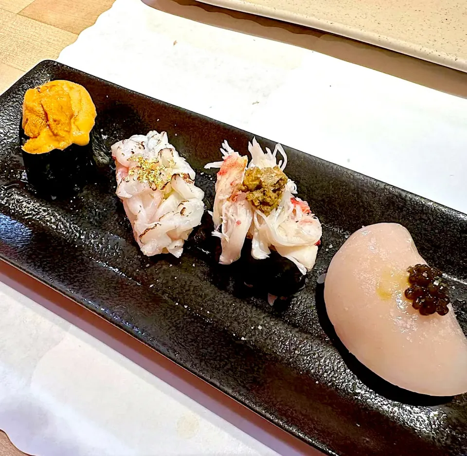 Snapdishの料理写真:Sea urchin, scallop, crab meat and more|gonbenさん