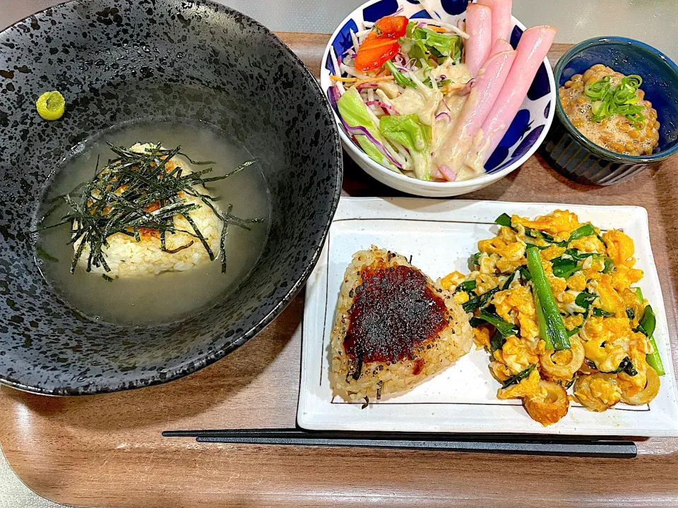 Snapdishの料理写真:2種の焼きおにぎり定食|れいら😽💋さん