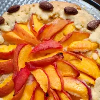 Rustic pie made with fresh peaches 🍑|Ryn Rayeneさん