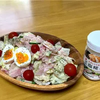 赤大根と加賀きゅうりとレタスの塩麹パウダー入り胡麻ドレッシング和え|りゅうママさん