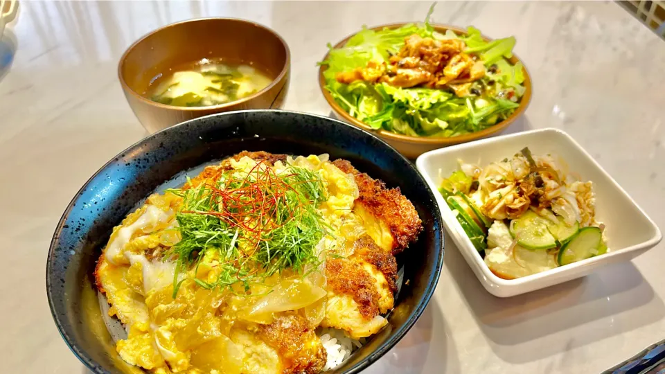 Snapdishの料理写真:チキンカツで親子カツ丼。他|ぎんさん