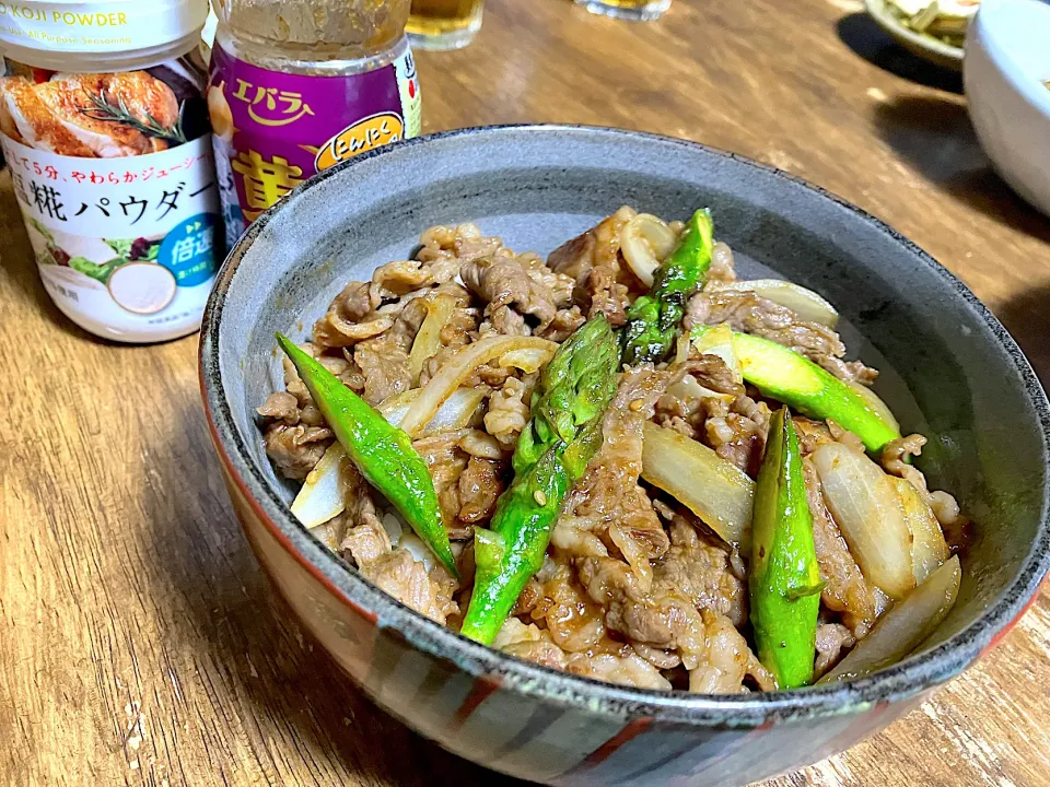 焼肉丼❗️|じゃっきーさん