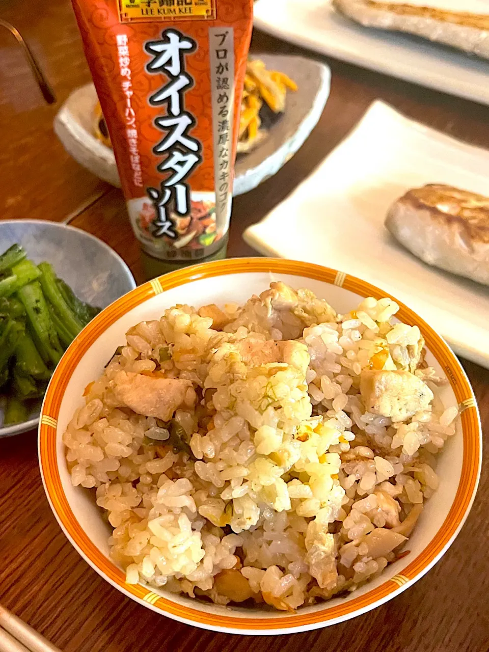 Snapdishの料理写真:晩ごはん♯鶏五目炊き込みご飯♯李錦記♯オイスターソース♯塩さば|小松菜さん