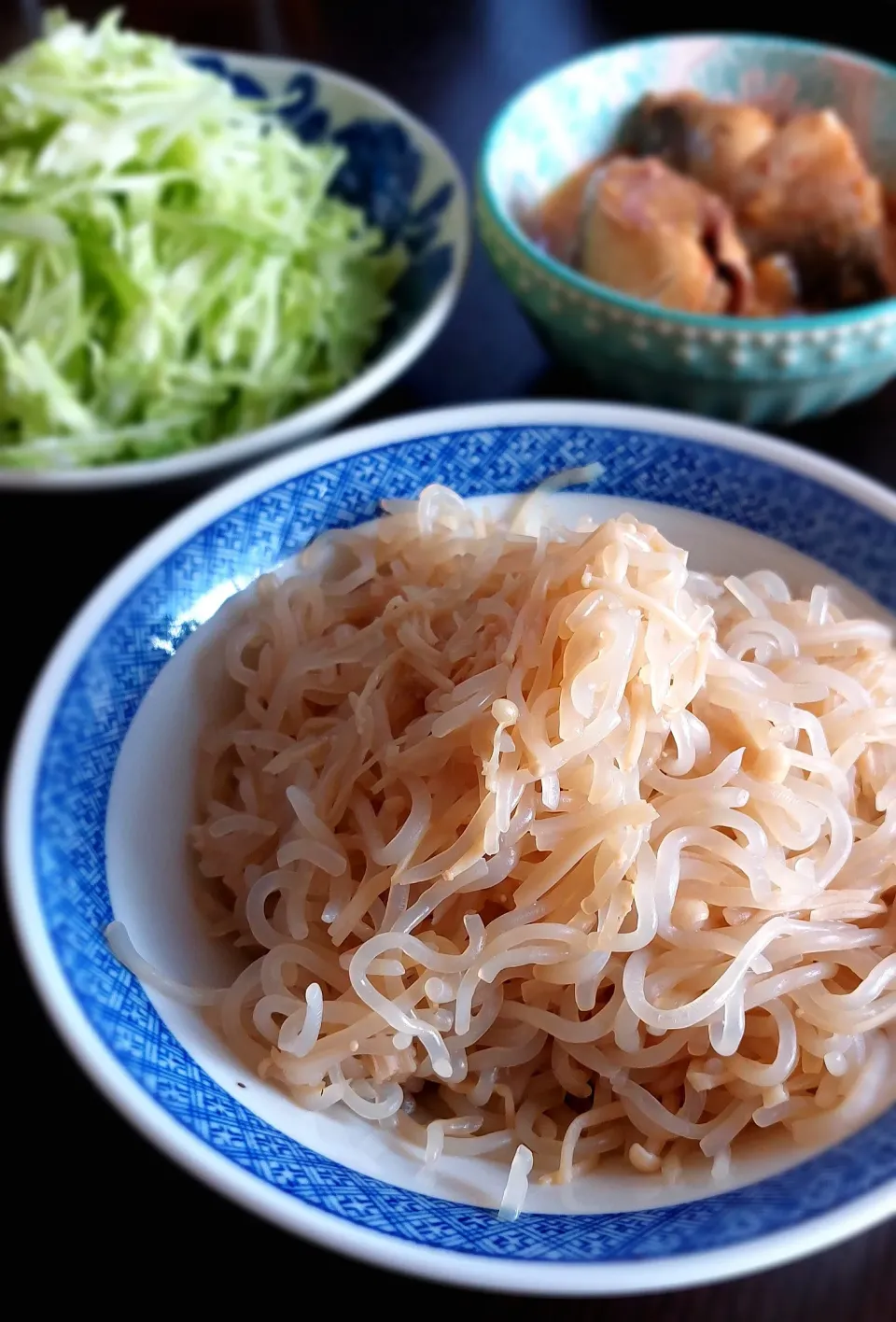 Snapdishの料理写真:白滝とえのきの麺つゆ炒め|きつねさん