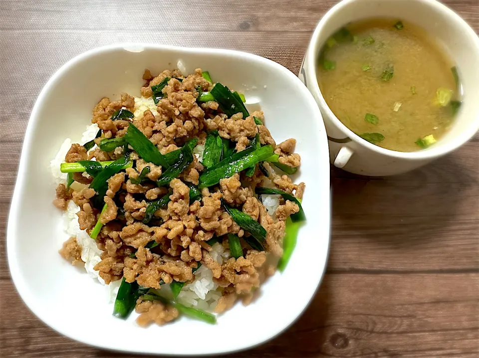 そぼろニラ丼|チカさん