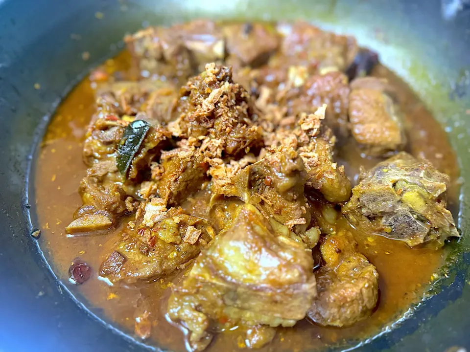 Spicy lamb with herbs|yeni kartikasariさん