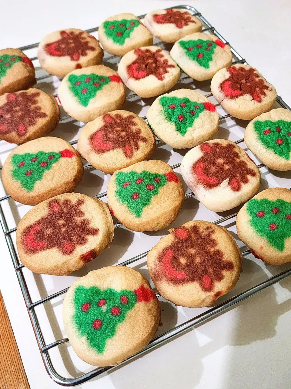 Cookies hot out the oven|Marissa Bakshさん