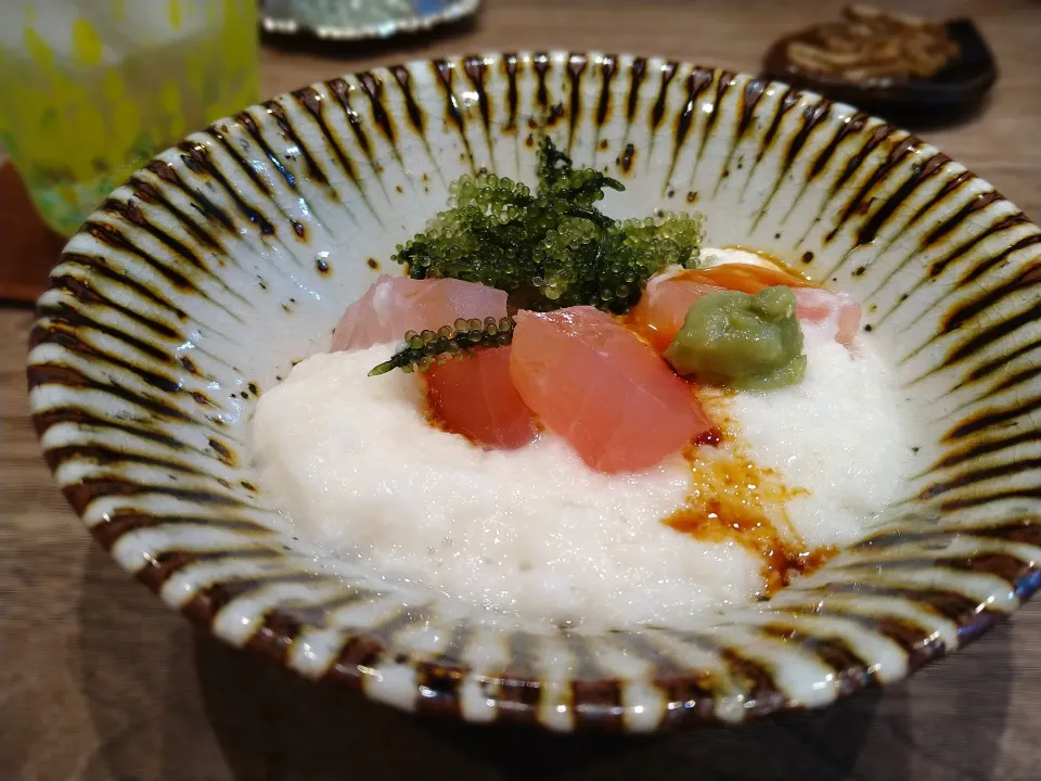 海ぶどうと鮪の山掛け|古尾谷りかこさん