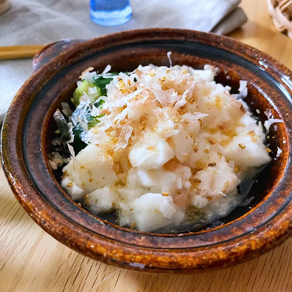 Snapdishの料理写真:あつあつごま油がけのおかかたたき長芋|ともさん