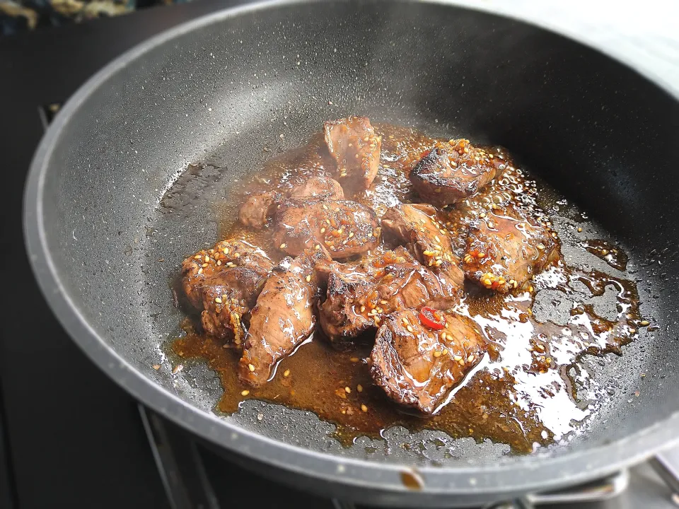 Snapdishの料理写真:手作り焼肉のタレでカルビ焼肉|古尾谷りかこさん