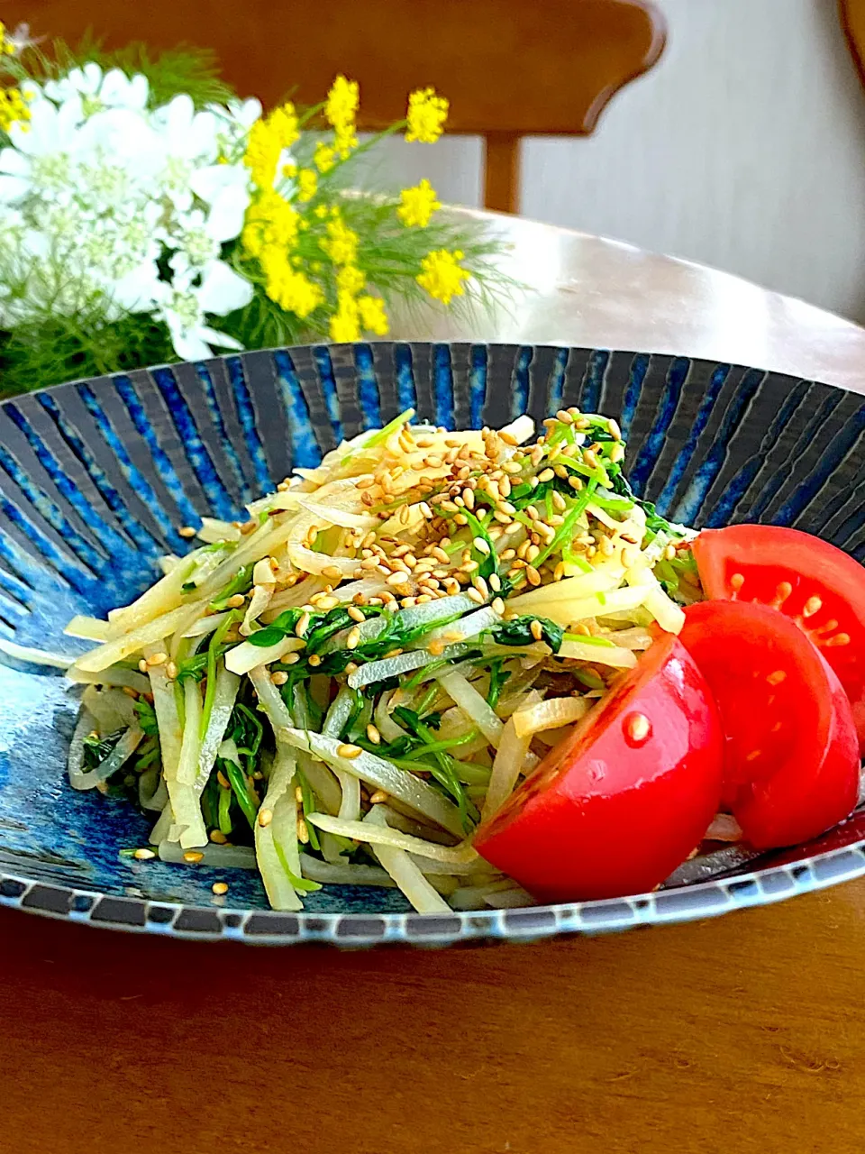 Snapdishの料理写真:新じゃがと豆苗のオイスターサラダ🥗|Miki (^_−)−☆さん