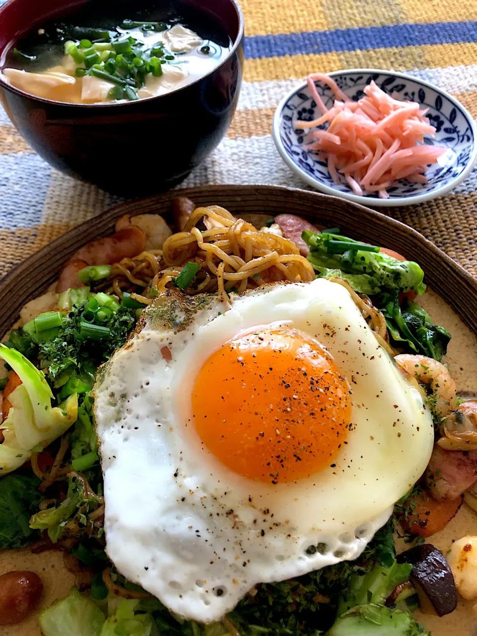 おたふくソースで焼きそばっ😋🍴💕|Tina Tomoko😋さん