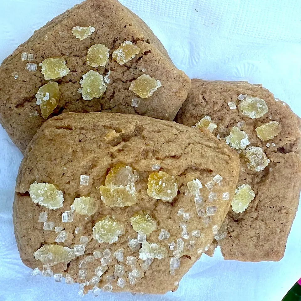 Gingerbread cookies with crystallized ginger|Dean M Rogersさん