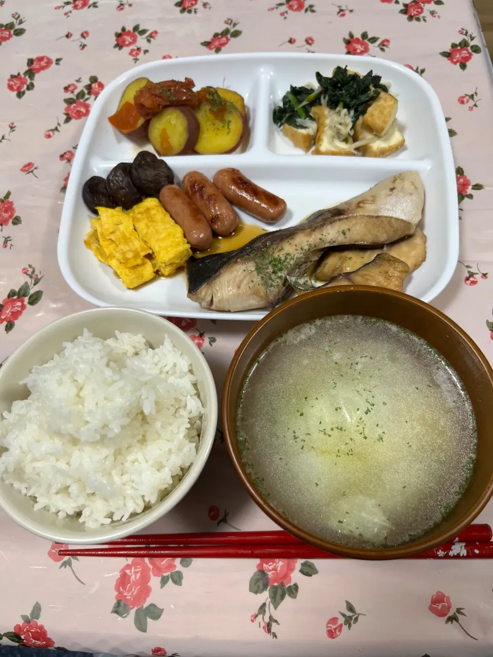 メインは鰤の照り焼き😌✨さつまいもと厚揚げ、玉ねぎスープは子宝レシピ😌|モモ&ハーブmama🐰🐹🐢🐠❤️さん