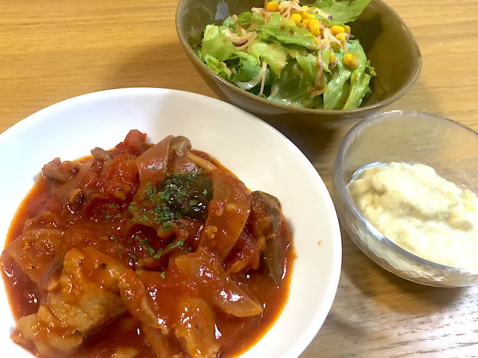 Snapdishの料理写真:チキンのトマト煮込み🍅|さおりさん