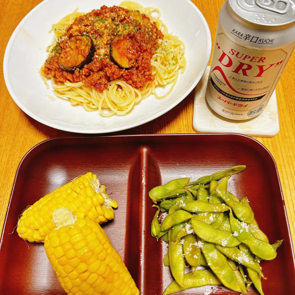 初物のとうもろこし🌽
枝豆
なすのミートソース スパゲティ🍝|naoさん