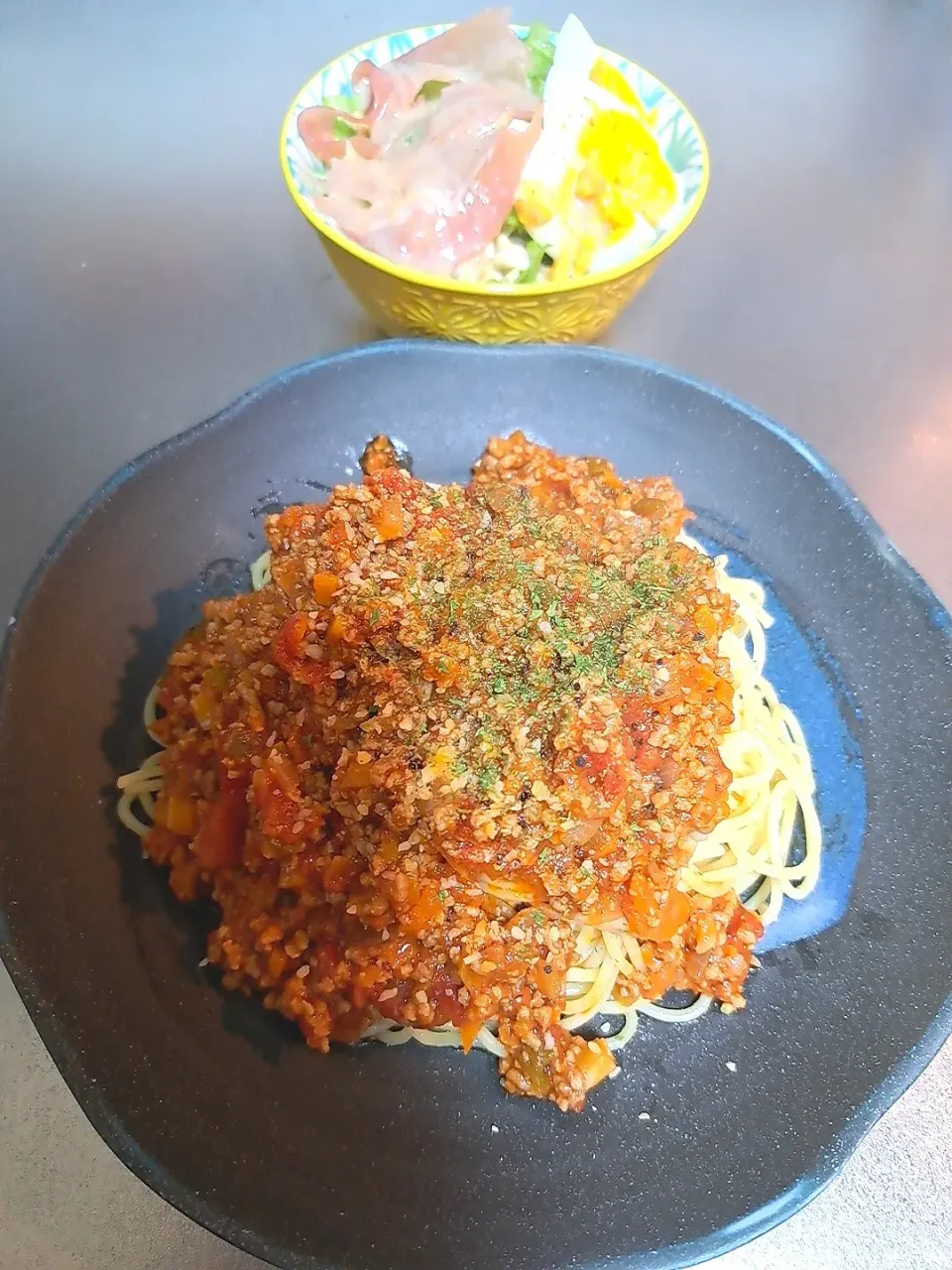 ミートソースパスタ🍝
カシューナッツ&生ハム、たまごサラダ|Riapple🍎さん