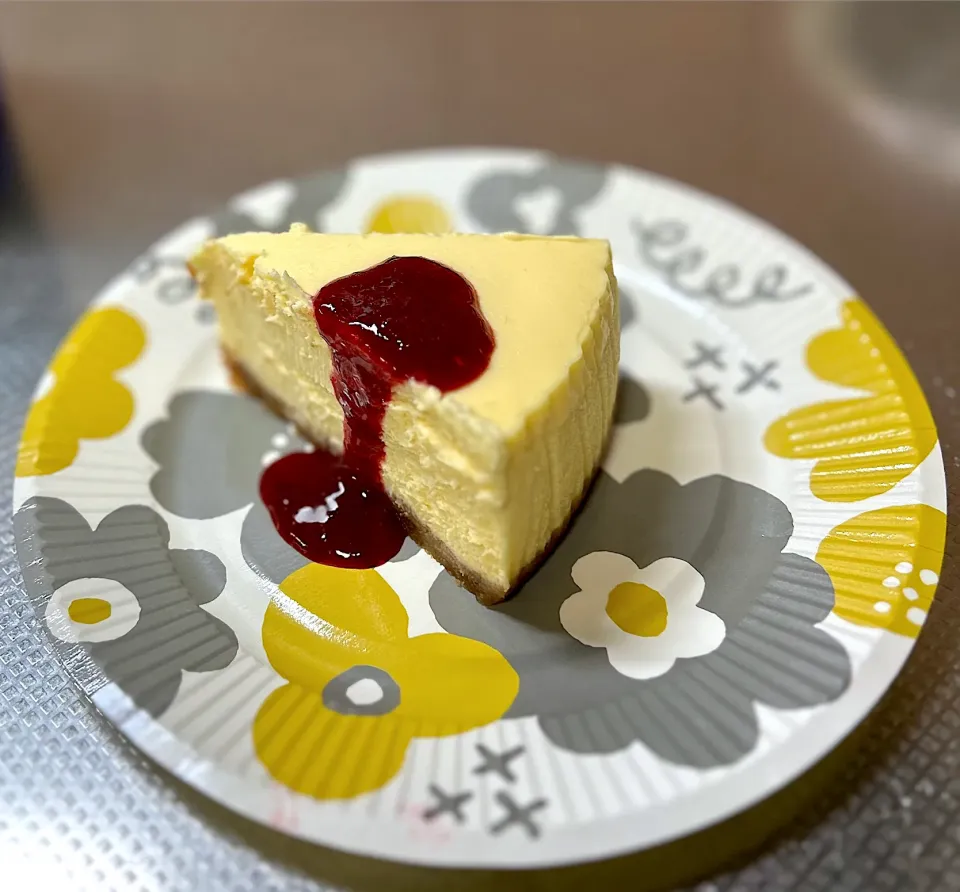 誕生日ケーキは ニューヨークチーズケーキ🧀|ブンタさん