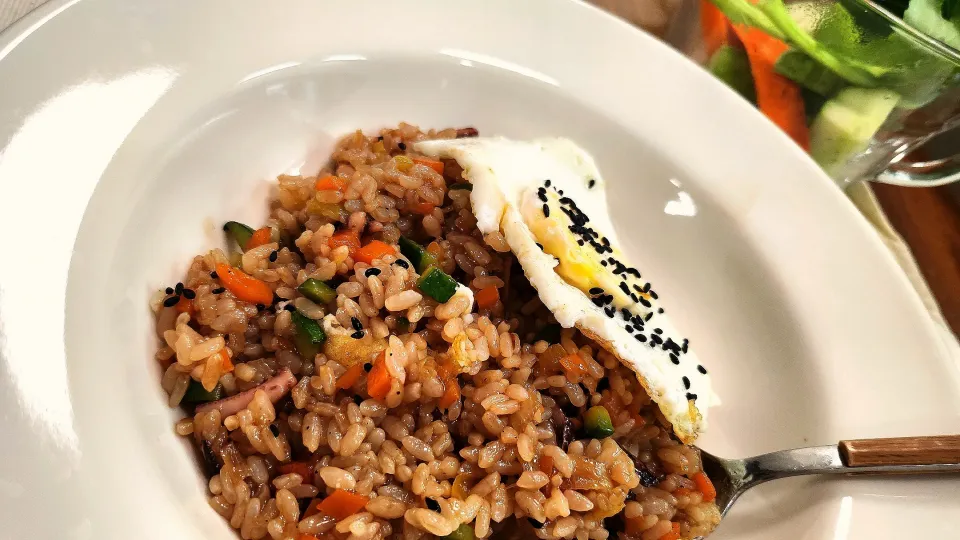 Nina's dish Squid & vegetable stir-fried rice with oyster sauce and fried egg|Ninaさん