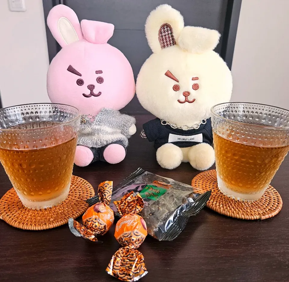 お菓子AM
リンドール&胡麻煎餅|emiさん