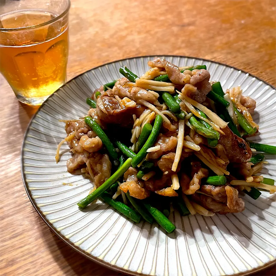 ニンニクの芽と筍＆豚肉の炒め物|ふうりんさん