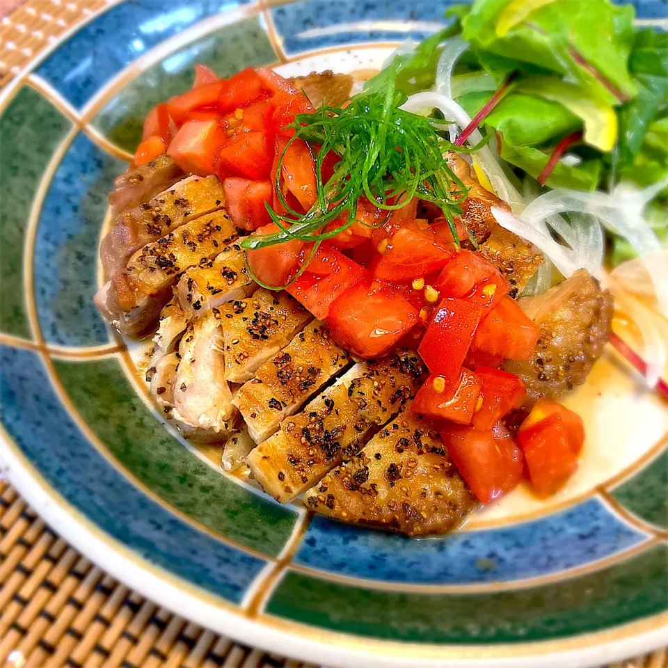 鶏もも肉の黒胡椒焼き トマトポン酢かけ|佐藤 周生さん