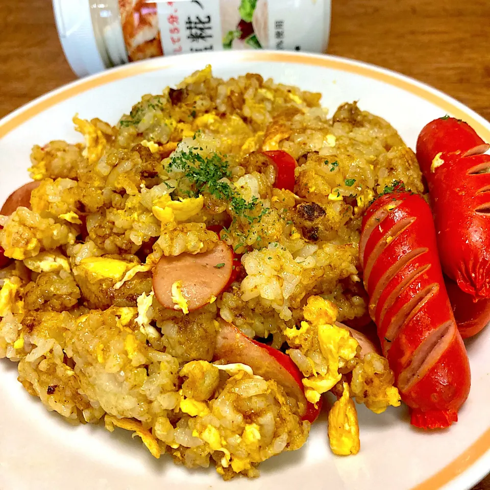 Snapdishの料理写真:カレーチャーハン🍛|まいりさん