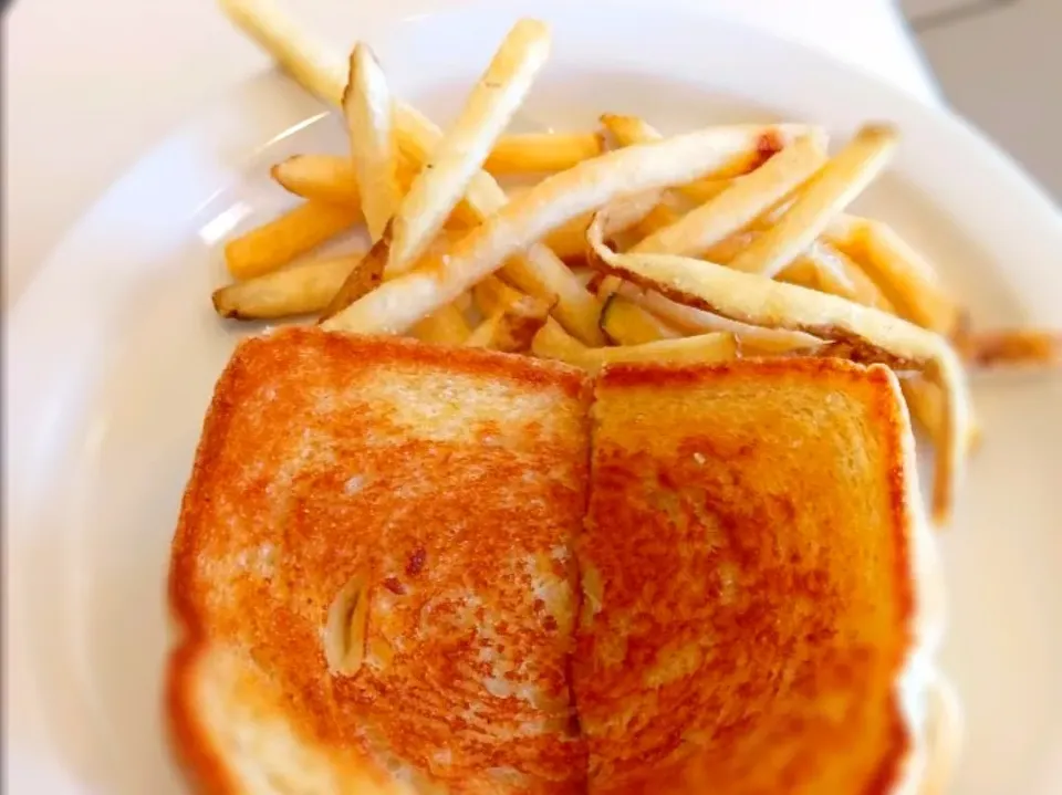 Grilled Cheese with Fries|StyxThingさん