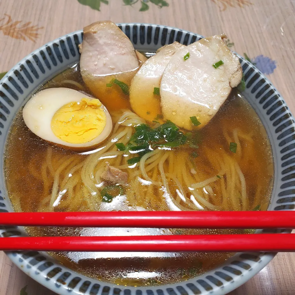 Snapdishの料理写真:シンプル醤油ラーメン|ガッツリ食べたいさん