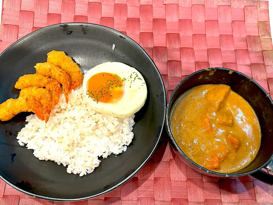 中学生息子のお昼ご飯🍚 海老フライカレー🍤🍛|Snow10さん