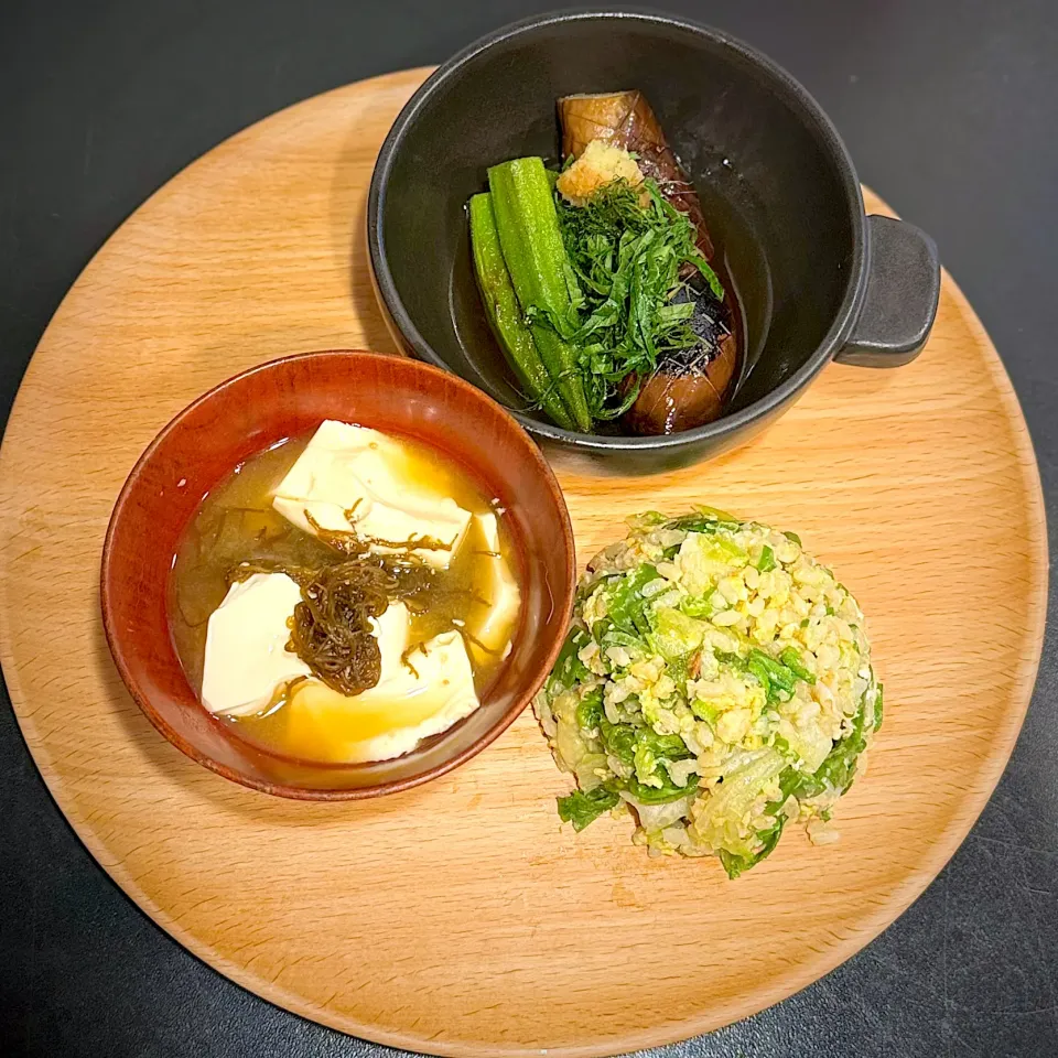 サーモンフレークでレタス焼飯|チイホ✨さん