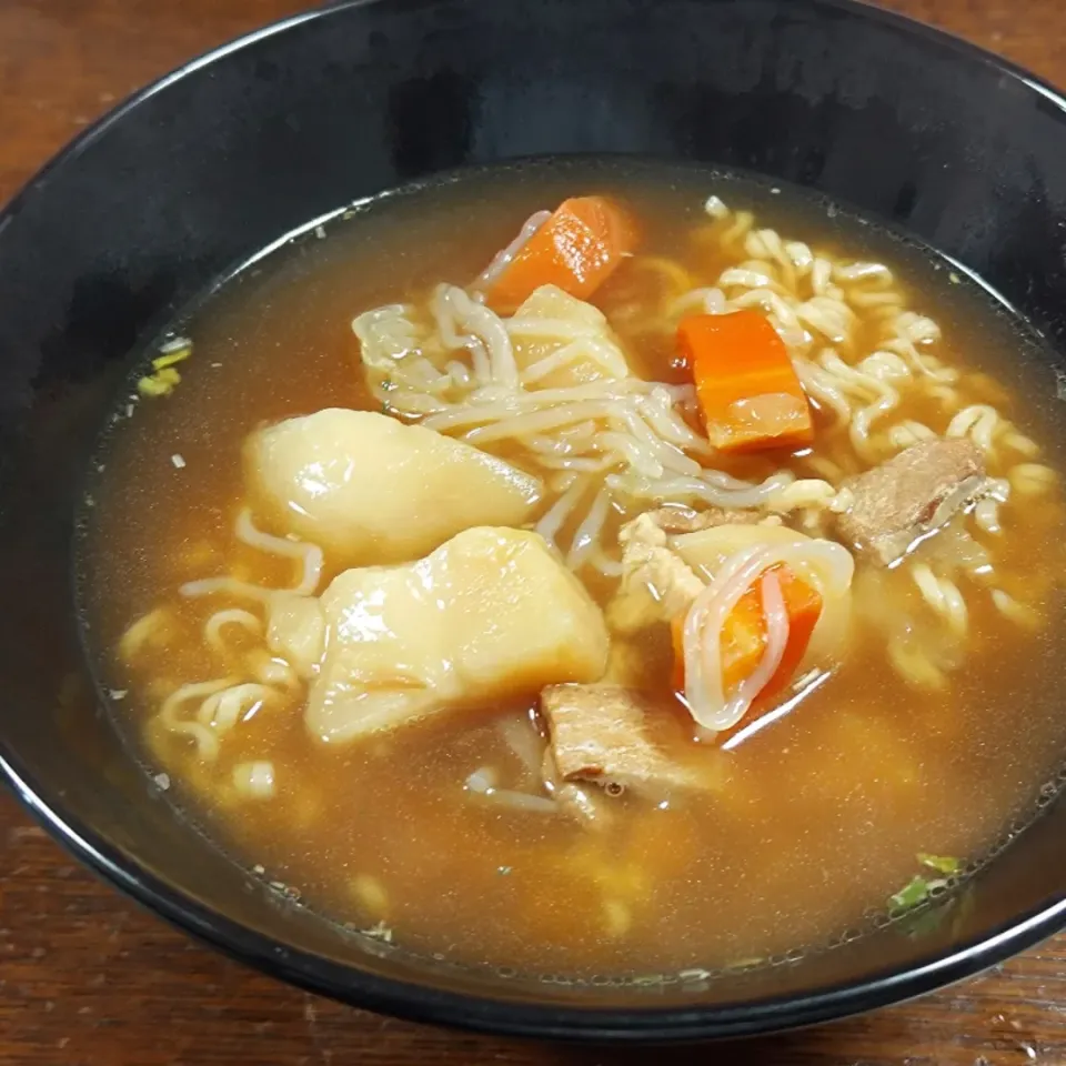 肉じゃがラーメン|アクちゃんさん