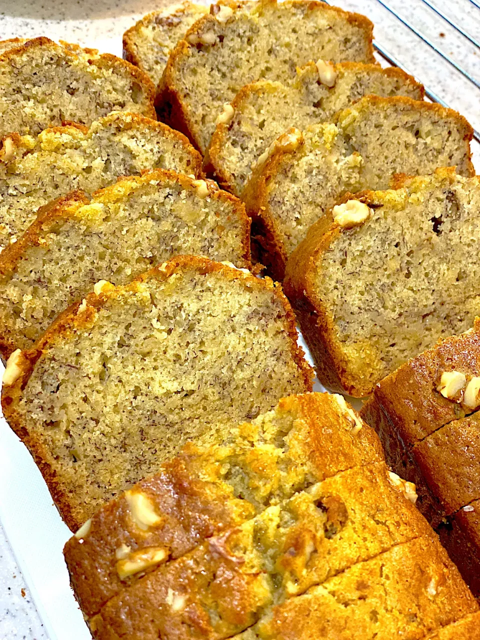 Snapdishの料理写真:Freshly baked banana bread|Ronaさん