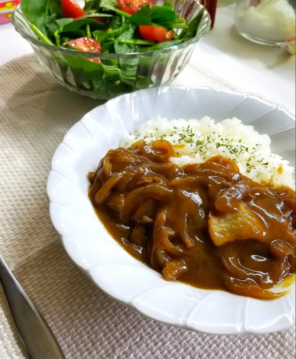 Snapdishの料理写真:カレーライスとサラダ|まろさん