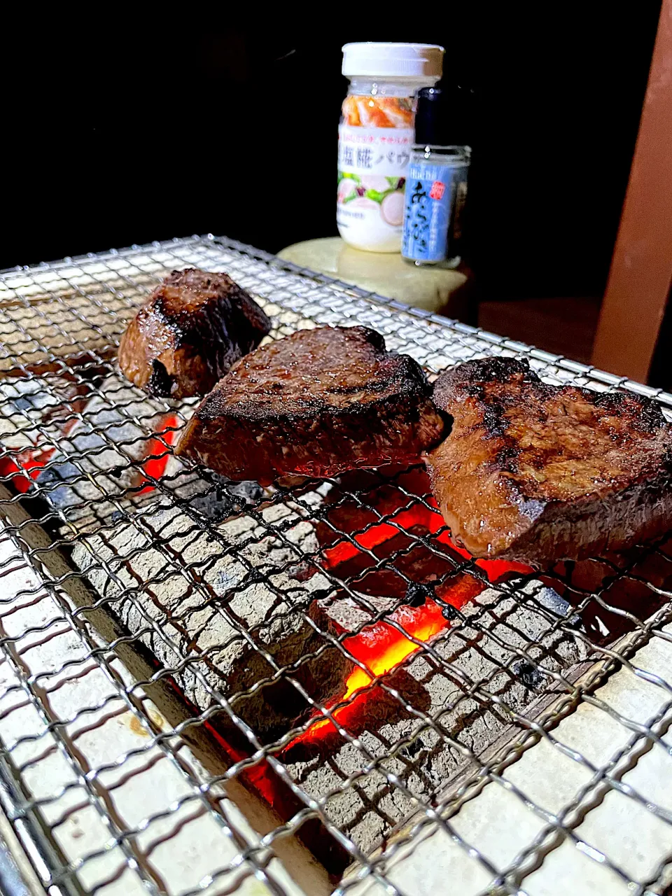 牛肉の炭火焼き𓌉𓇋 ‎🥩|おかちさん