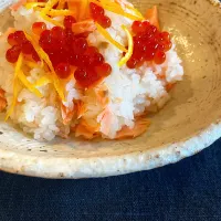 Snapdishの料理写真:柚子香る親子丼|Tomo kitchenさん