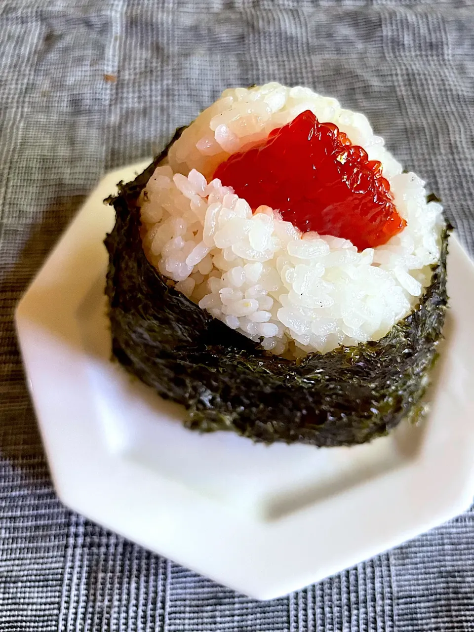 筋子の岩海苔おむすび🍙|Tomo kitchenさん