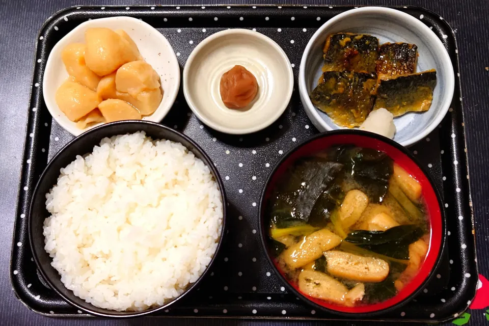 今日の朝ごはん（高知県産コシヒカリ、にしん西京焼、梅干し、じゃがいもの煮っころがし、小松菜のみそ汁）|Mars＠釜飯作り研究中さん