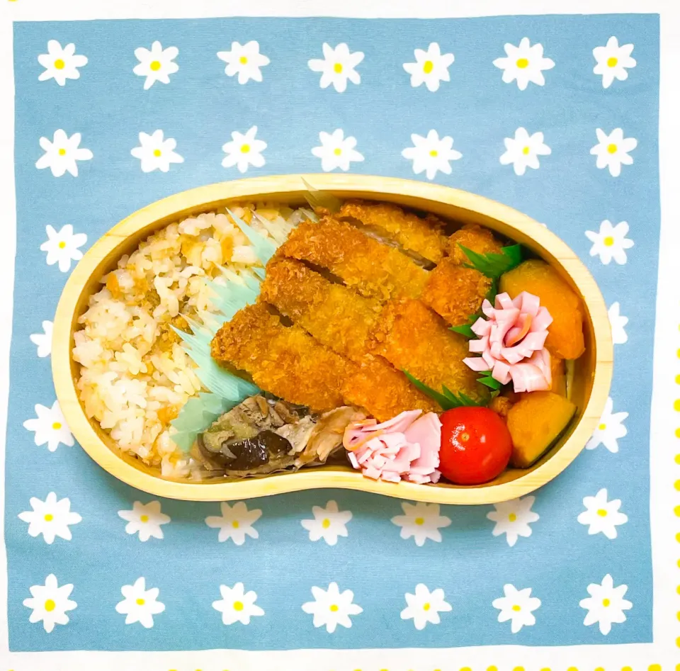 Snapdishの料理写真:とんかつ弁当|さくらんぼさん