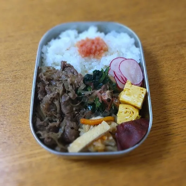 5月24日お弁当
牛肉ごぼうしぐれ煮
ほうれん草のお浸し
切り干し大根煮
卵焼き
ひと口焼き芋
ラディッシュの浅漬け|シロクマさん