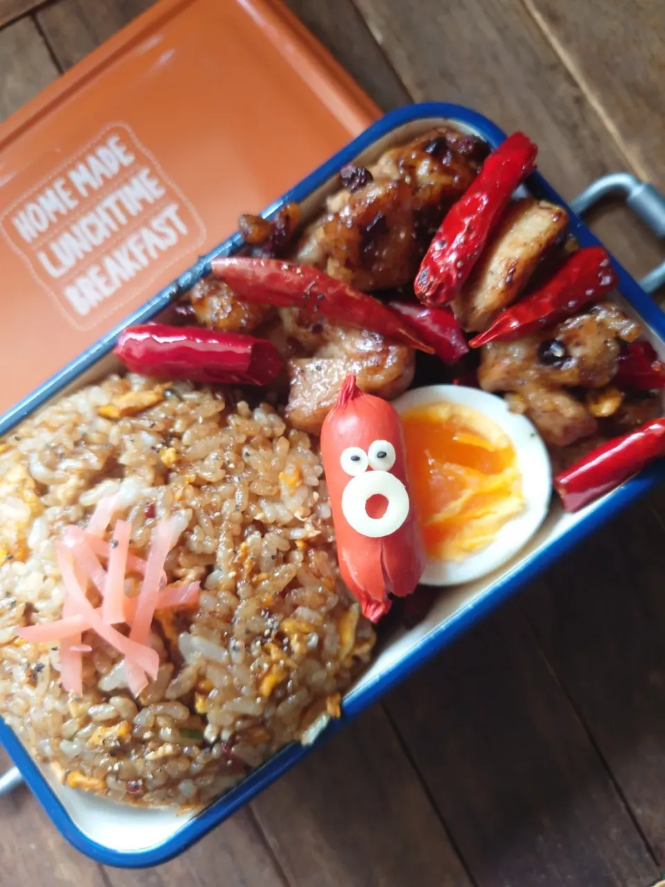 漢の…自分用🍱黒チャーハンと辣子鶏の中華弁当|ᵏᵒᵘさん