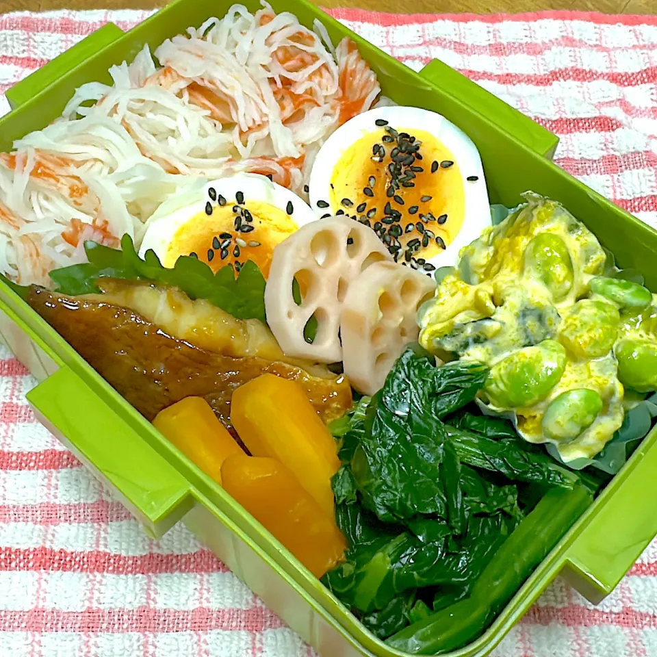 蟹もどき寿司と赤魚の照り焼き弁当🍱|くまちゃんさん