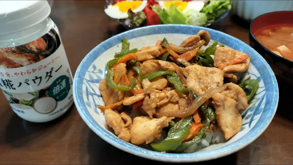 塩糀パウダーで柔らか〜❣
鶏焼き丼|みよぱさん