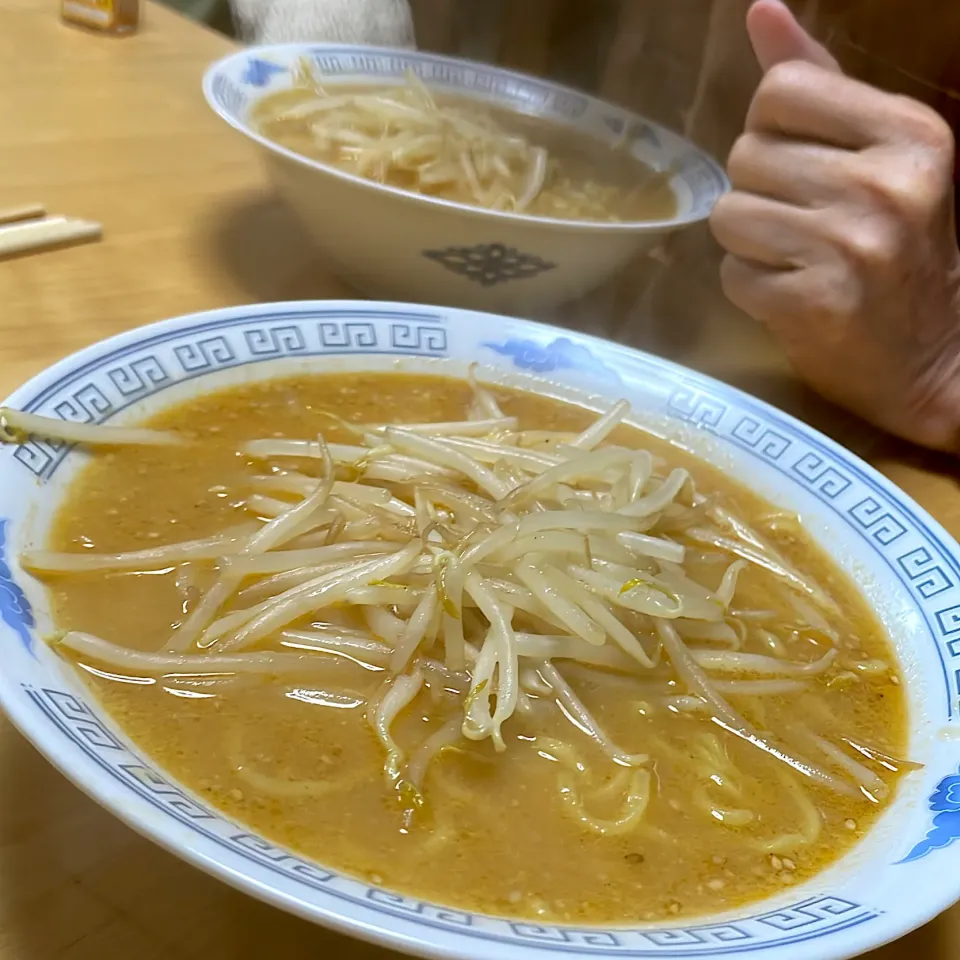 Snapdishの料理写真:旦那様作味噌ラーメン🍜|abekoさん